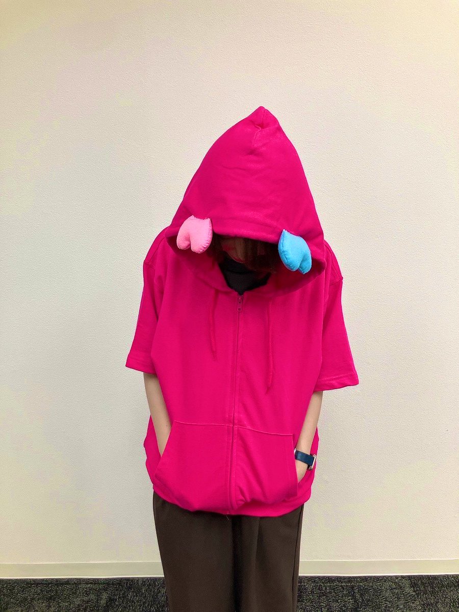 ONIKAWAIIshuzai's tweet photo. ONIKAWAIIパーカー紹介
実はしっぽがついてます😍
かっこよく着る事もできます🫤
インスタ映え間違いなし💕

＃ONIKAWAII ＃取材パーカー https://t.co/RgY9wvsuLZ