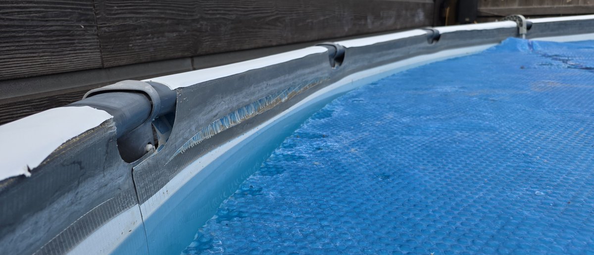volerom1's tweet photo. Should I give our torn pool a RUD with this? https://t.co/TXsX4E0e84