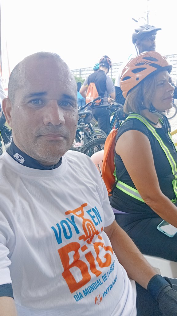 ClubBMXlaFe's tweet photo. Leonardo Castillo Presidente de la Asociación Nacional Ciclismo BMX.

DÍA MUNDIAL DEL CICLISMO 🌐
Foto 📸 de dercha a izquierda; Leonardo Castillo "El Champion🇩🇴BMX", Embajador de los Países Bajos; Frank Keurhorst, INTRANT; Milton Morrison, Alcalde de SDE; Dio Astacio ✨️🎊🎉🏁 https://t.co/sfWorg5IZw