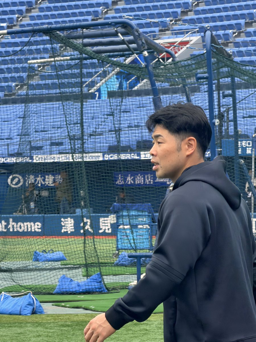 近藤 現地情報】 近藤健介選手がグラウンドに出てきました #sbhawks