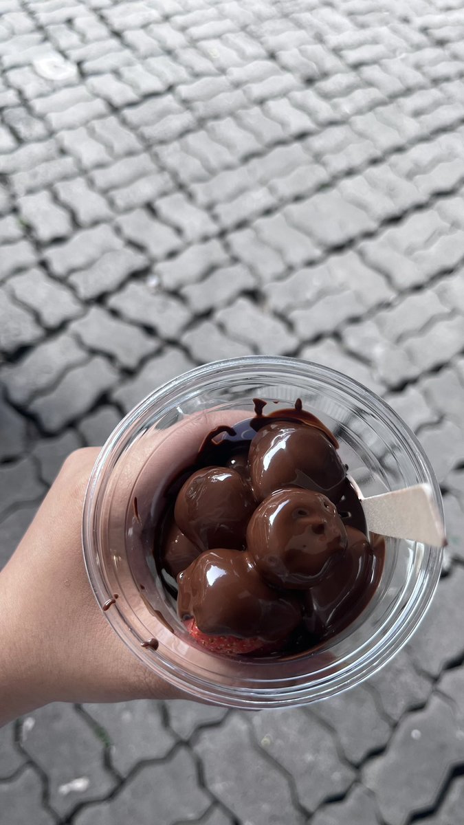 lavacke's tweet photo. chocoberry nya kiyo enak jugaak https://t.co/IyUnOXWqW2