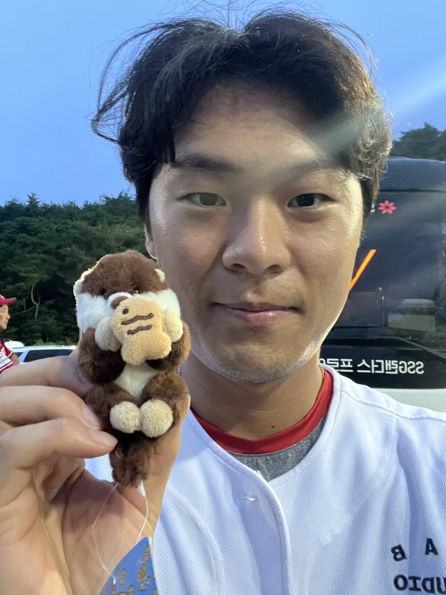 kyuuuu147's tweet photo. 김규성 람사르 모델
이게 진짜 됐다고? https://t.co/WNIfTUJig7