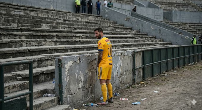 Dios_Tollotzinx's tweet photo. @laserdnahuel dejate de mamadas, no gasten en "pequeños" detalles, mejor arreglen sus porquerias de estadio y canchas de pracrticas, pinche equipito chico, dimunuto. https://t.co/mgDfcqlNOX