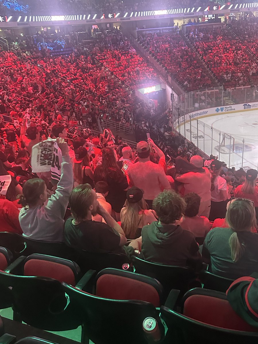 hellcatmaggie85's tweet photo. Tarps OFF #ferda #soundthesiren https://t.co/Ut9J35wH5m