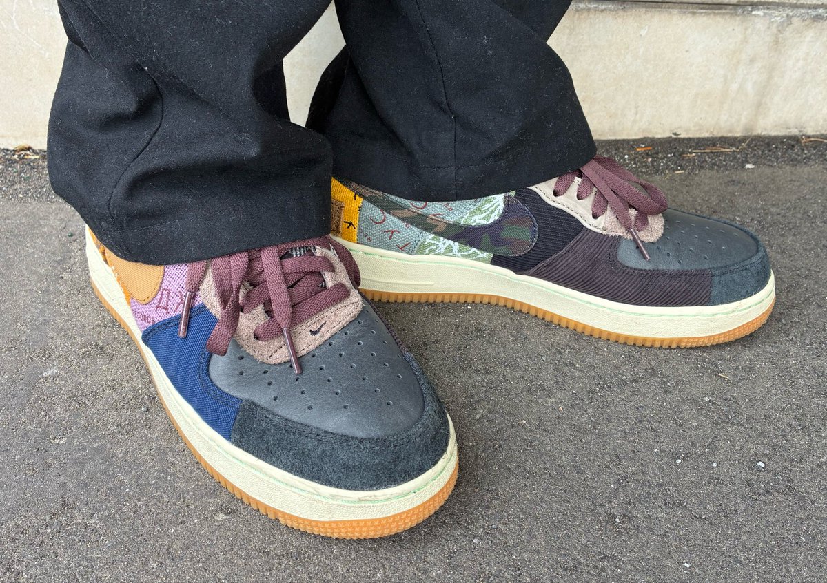 af1low's tweet photo. 今日スニ https://t.co/F9MKMe2yBd