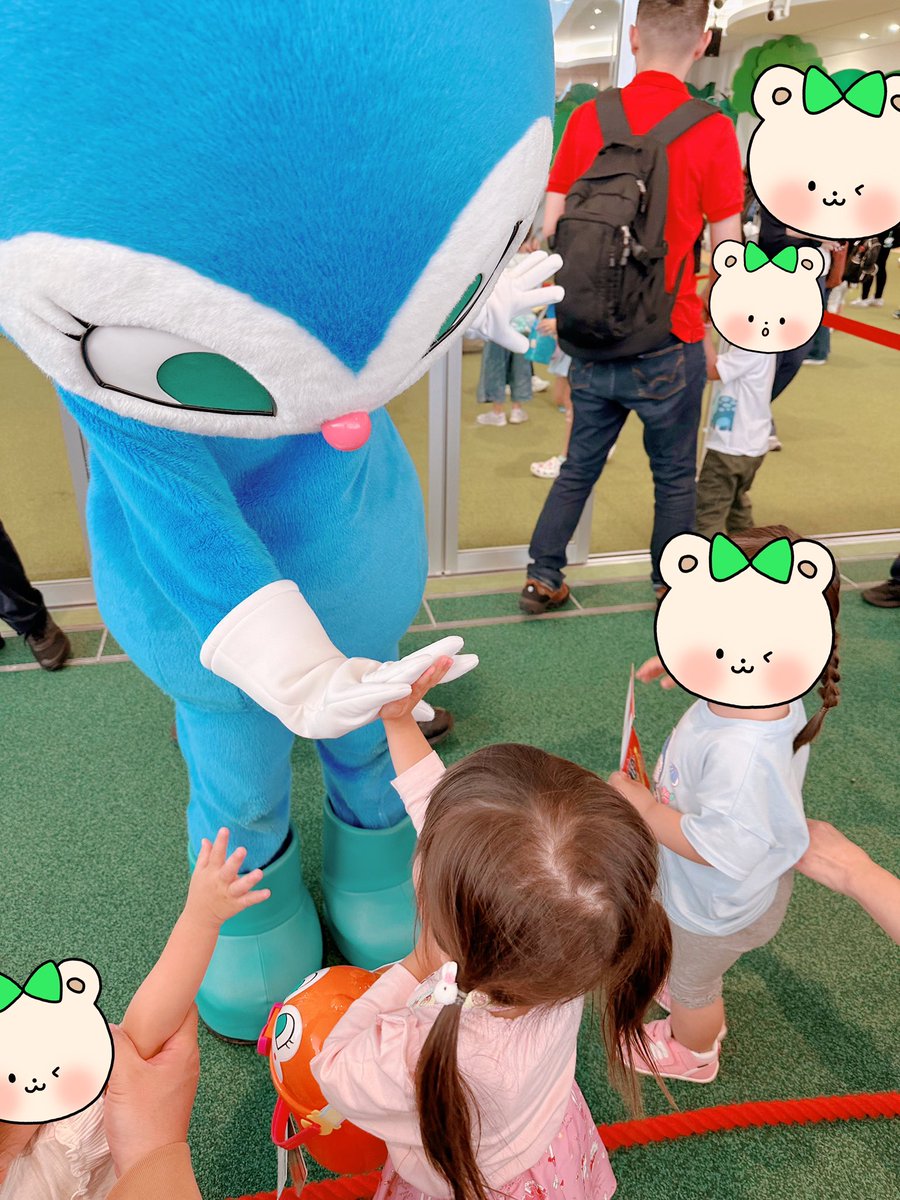 MimetMK's tweet photo. キャラグリはコキンちゃんとロールパンナちゃんとしょくぱんまんでした✨むぎゅーして貰えてよかったね❤️

ピューロとかみたいに順番に写真撮る式じゃなかったから心配したけど、引っ込み思案な性格じゃなくてよかった。小さい頃の私だったら前に行けなかったわ😅 https://t.co/dTzUnQzJtZ