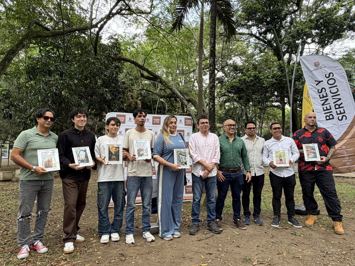 Debatestv's tweet photo. @AlcaldiaDeCali a través de @bienes_cali inauguró la exposición fotográfica ‘Cali se vive’ en el Parque del Gato con el apoyo de la Fundación @zoologicodecali 

Detalles con Andrés Esquivel, de Bienes y Servicios Alcaldía de Cali y el fotógrafo Alejandro Barona https://t.co/w6NFkOzBz6