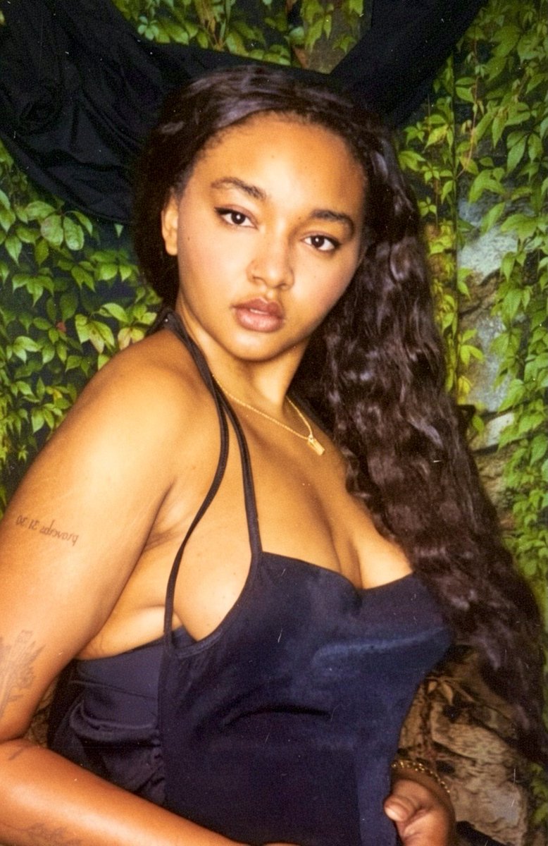 Lavenderlashay's tweet photo. 🖤🍃 https://t.co/xCrJY3Hcaq