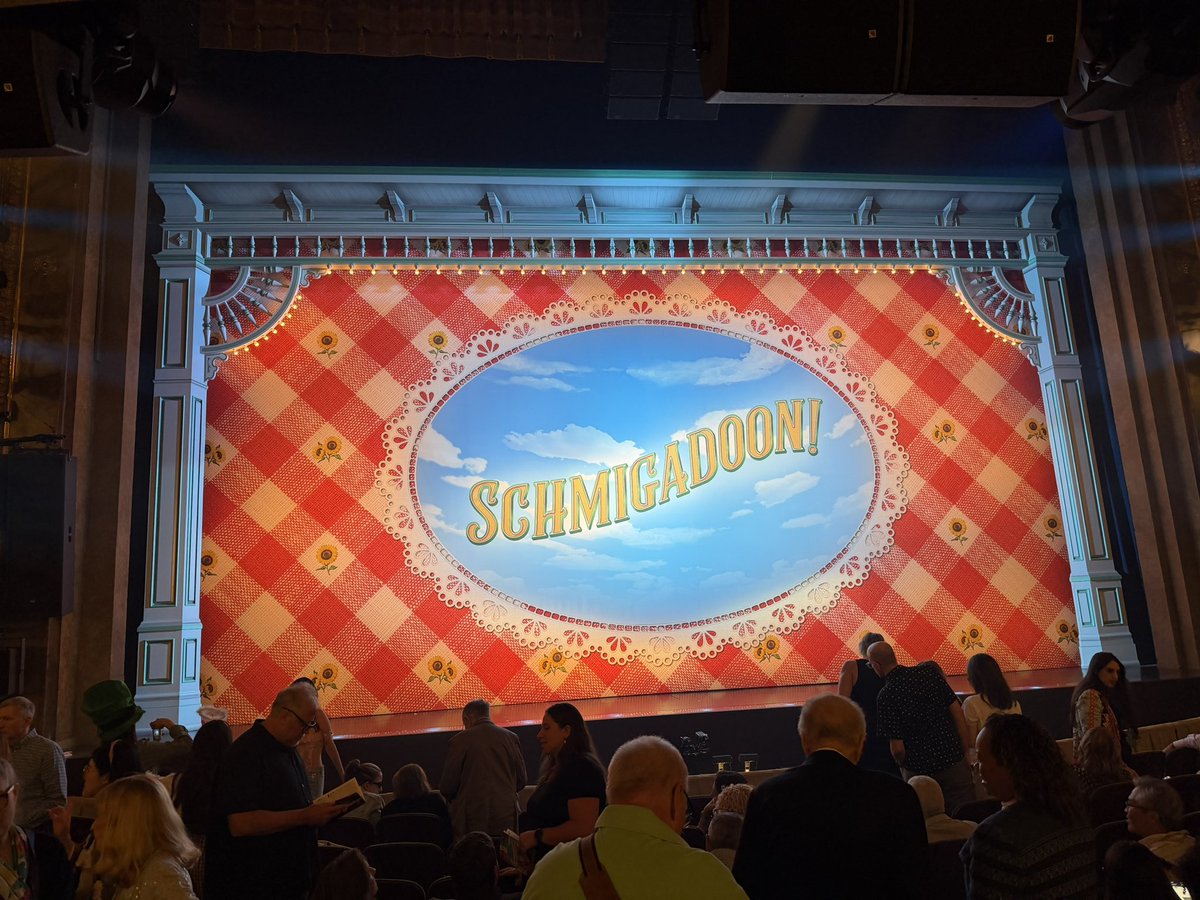 martinlieberman's tweet photo. Bravo to @cincopedia and the cast and crew of @schmigadooon on a fantastic stage adaptation of a wonderful TV series. Good luck at the #tonyawards tomorrow night … and then please, season two next?! #yeehonk #cornpuddin https://t.co/ve5Y5UeRTF