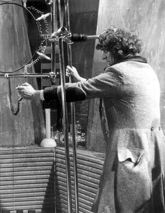DailyTomBaker's tweet photo. Tom Baker during "The Brain of Morbius". #TomBaker #DoctorWho #FourthDoctor https://t.co/3vVf1fM54l