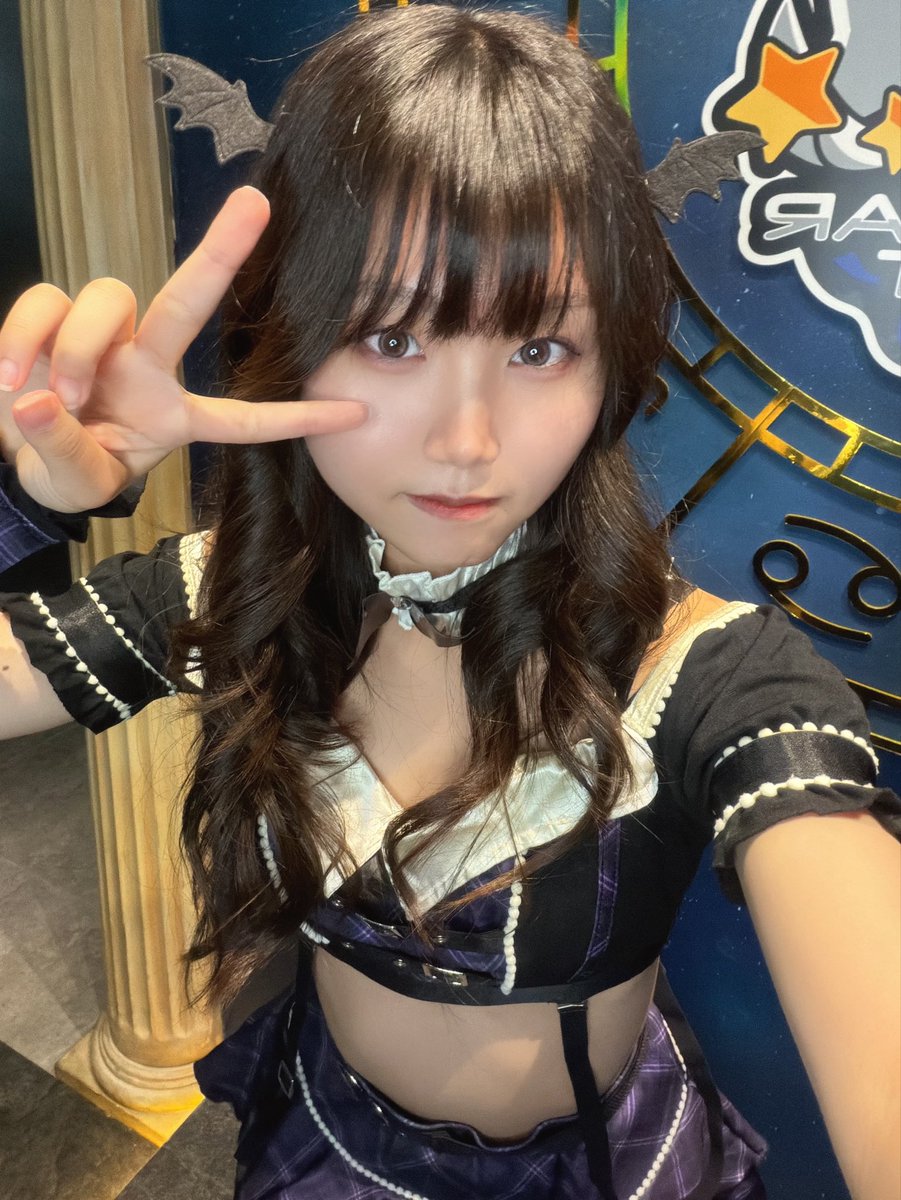 lizu_LSR's tweet photo. おきゅいんしました❗️

今日は前回と違う衣装着てます❣️小悪魔イベント最終日です！お待ちしてます〜！😈 https://t.co/I45tQcJ7tY