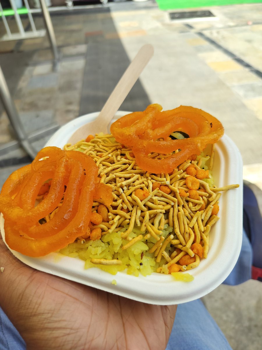 AnokhaPurush's tweet photo. Today is #PohaDay 💛
And the question is:
Poha + Jalebi or Poha without Jalebi 😀
Choose wisely
#IndoriPoha #FoodTwitter https://t.co/bBsO5JuQy5