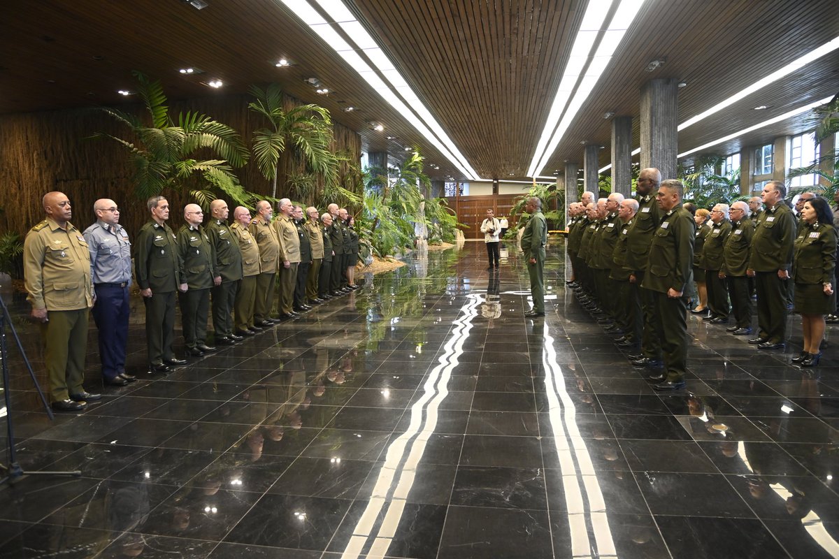 MMarreroCruz's tweet photo. En ocasión de conmemorarse el aniversario 65 del @minint_cuba, participamos, junto al General de Ejército Raúl Castro Ruz, en actos de ascensos y condecoraciones a jefes y oficiales con una destacada hoja de servicios a la Patria.

Nuestro reconocimiento por su entrega cotidiana. https://t.co/dyv6zpkZPg