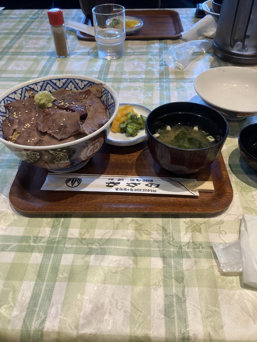 black_zero_10's tweet photo. 猪丼 https://t.co/uE59TFWhkJ