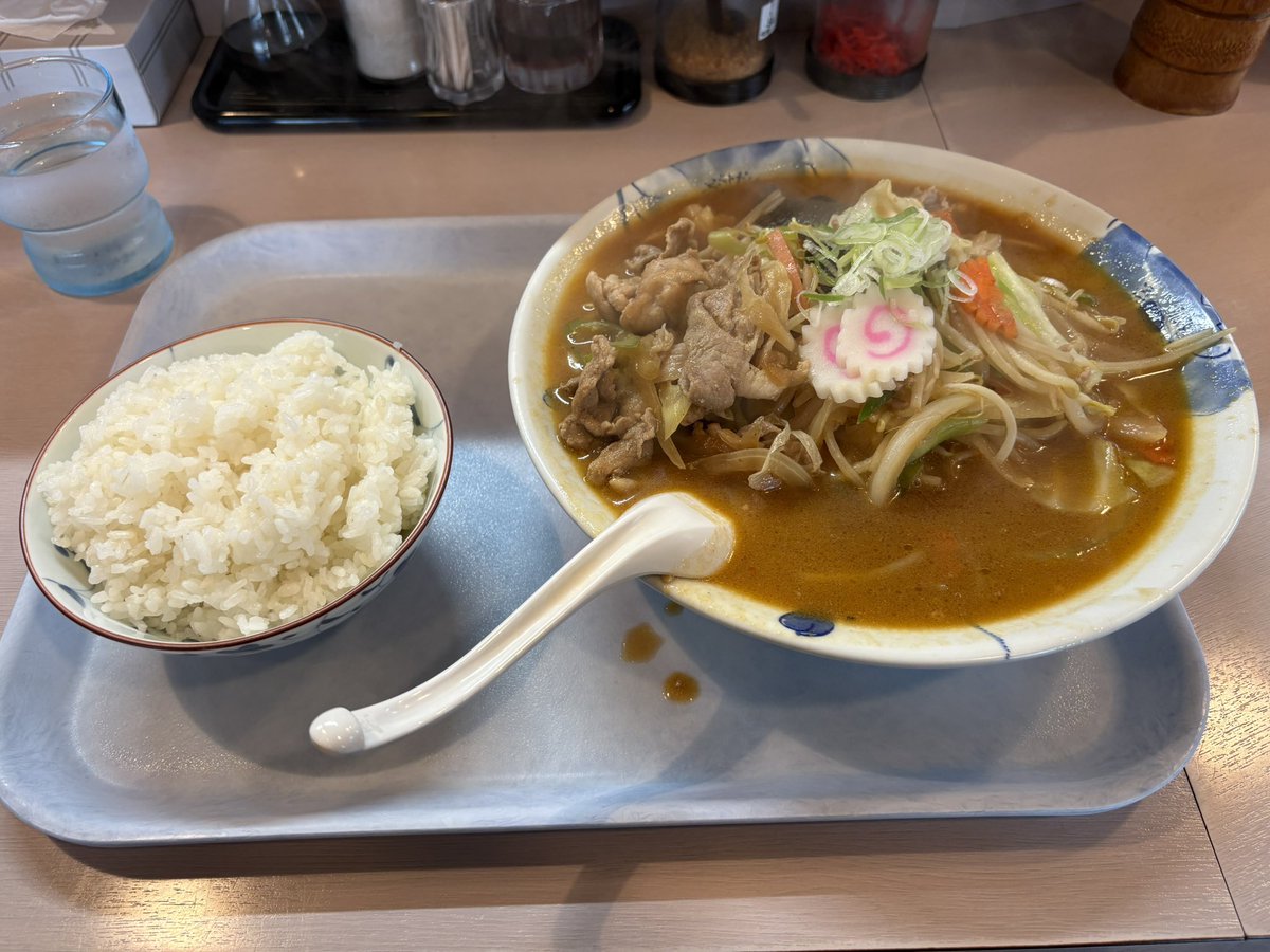 ekusonakat's tweet photo. #ラーメン #味噌ラーメン #次男坊
今日のランチは🍜久しぶりの訪問になってしまった🚙次男坊さんで🐖野菜ラーメン焼肉トッピング＋中ライス🍚を頂きました🫃相変わらずの美味しさとボリューム満点💪の食べ応えで🫃大満足大満腹でした🫃 https://t.co/ViLXBSEusS