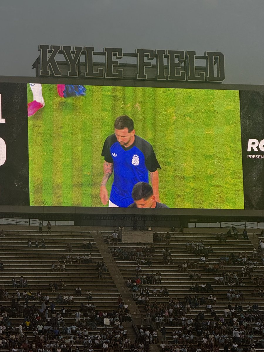 Ken1Texas's tweet photo. Argentina vs Honduras https://t.co/u8f986h1QE