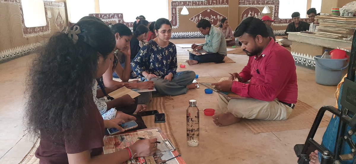 kalabhoomibbsr's tweet photo. The session offered an insightful exposure to one of Odisha’s most enduring craft traditions, highlighting the meticulous process, cultural significance, and knowledge passed down through generations.
#PalmLeafCraft #CraftHeritage #InternshipProgramme #HandicraftsOfOdisha https://t.co/PW0IZE4kVu