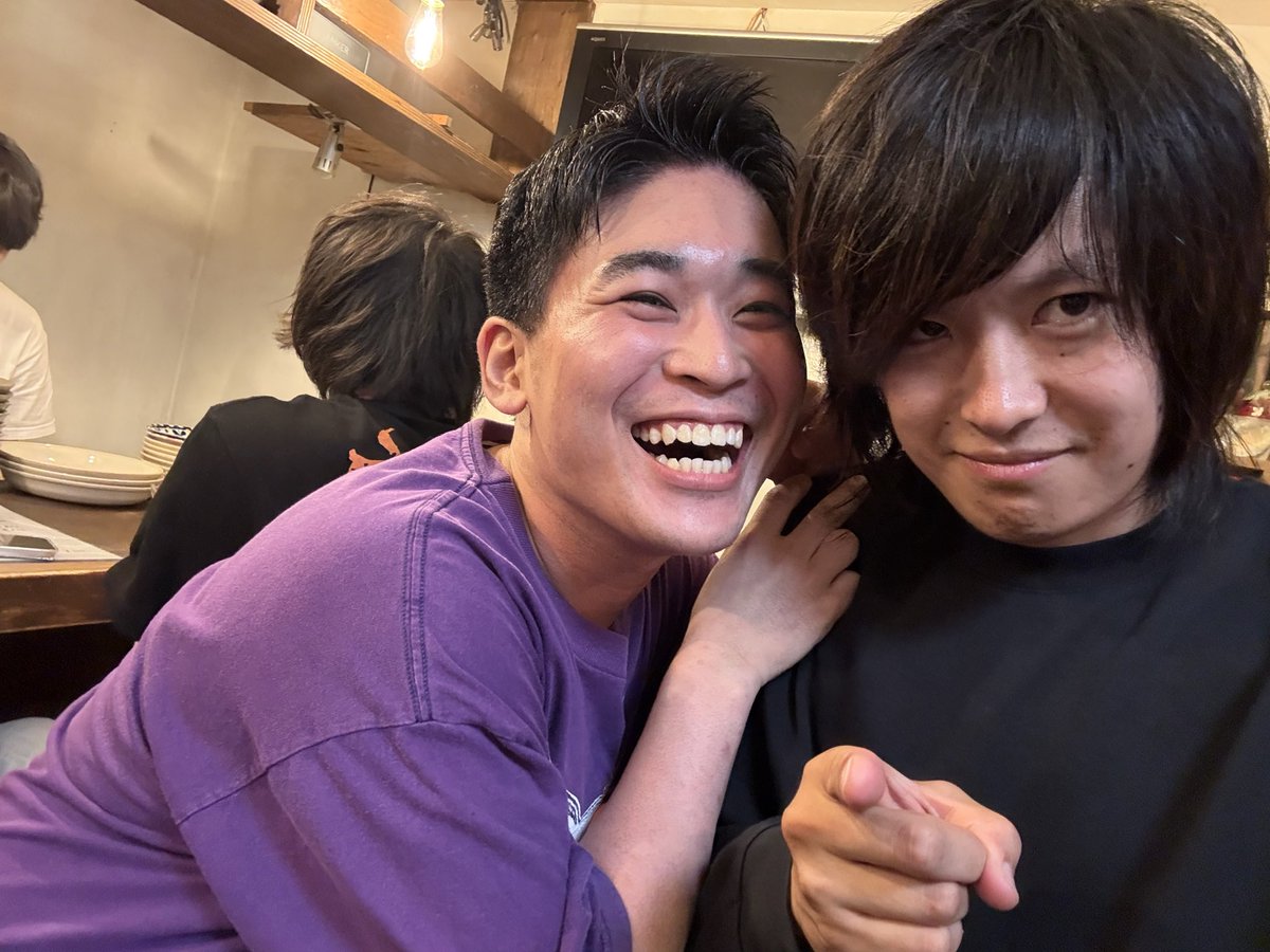 misutiru08302's tweet photo. 2to3ツアー和歌山編
ジュリアが書いてたけど本当にとてつも無いほど運の良い男だと実感した
ジュリアが店を引き継いでから一番お客さんが来てくれた日なんだって
俺も会いたかった和歌山のみんなが1人残らず全員来てくれて4年近く空いたのにみんなが駆け付けてくれた。そりゃ泣くよ。
いつかまた必ずね https://t.co/M9bePi2ROq