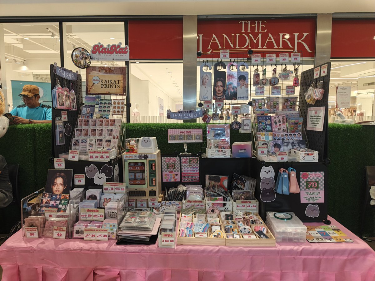 kaikatprints's tweet photo. KaiKat's here~~

Don't forget to drop by our booth, follow our sns accounts, show proof and receive an exclusive JUNHUI sticker! 

[until supplies lasts]

Walk-ins are welcome!
#SecretsUnderTheMoonlight #FanNightsAtAMManilaBay #AtTheBay #JUN #준 #文俊辉 https://t.co/gK0quwcGzb