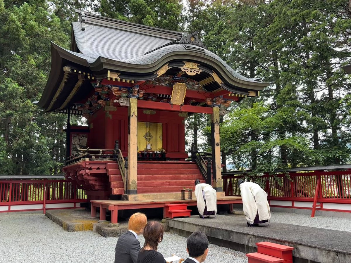 fujiomuro's tweet photo. 本日奥宮祭が斎行されました。 
当社本宮は、富士山二合目に創建された富士山中最古の御社でございます。
現在は二合目を奥宮とし、里宮境内に遷座された本宮本殿にて毎年奥宮祭を執り行っております。
奥宮境内に残る拝殿に関しましては行政の御協力のもと、整備を進めて参ります。
#冨士御室浅間神社 https://t.co/irgWkR3hEs