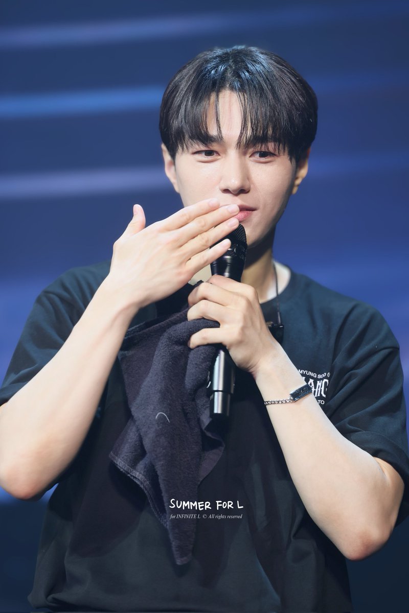 summer_for_L's tweet photo. 2026 KIM MYUNGSOO (L) FAN-CON <UNCHANGED> in TOKYO 2 部

수줍은 손 키스 😘

#김명수 #엘 #KimMyungsoo 
#인피니트 #ミョンス #エル https://t.co/CAAiOM8exT