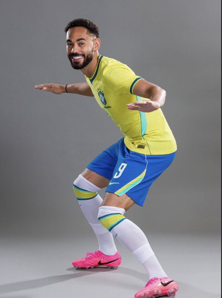 SimplyUtd's tweet photo. 📸 Matheus Cunha during the Brazil World Cup photoshoot 🏄🇧🇷 https://t.co/Cm3e66vHDk