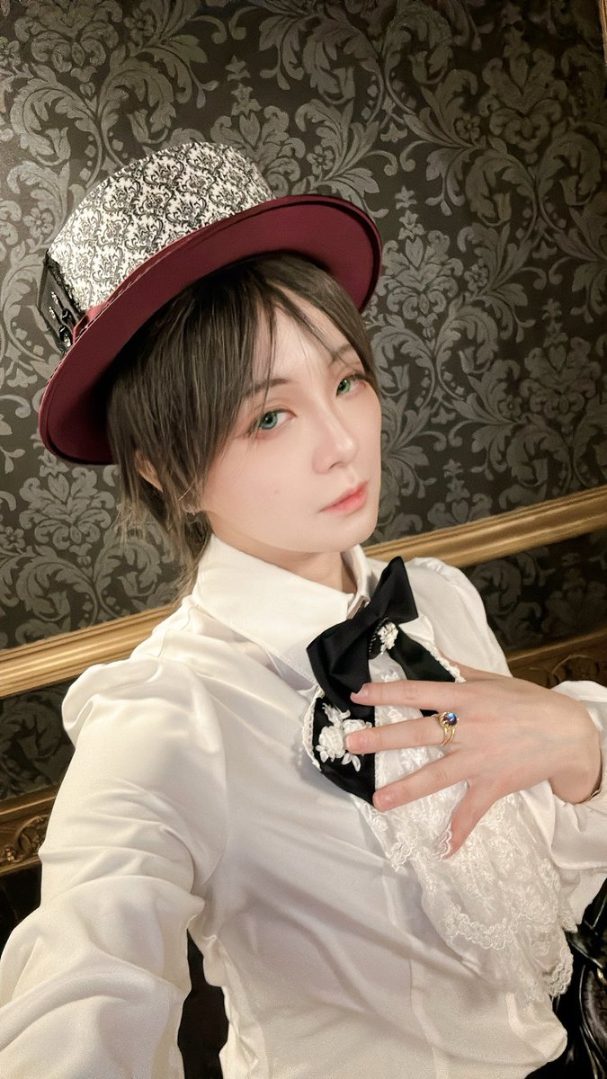 arincofantasy's tweet photo. 今日の格好と今日のツラ #サロンドシャトー
に来ています〜 https://t.co/bz2j8Tpsqo