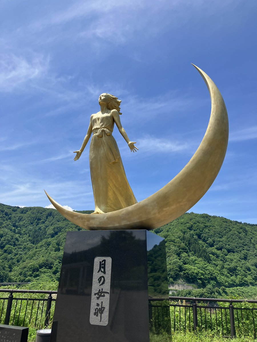 SAMURAI__X's tweet photo. 下道3時間かけて酒田市の本店へ
看板メニュー花鳥風月ラーメン https://t.co/ooJwlaF689