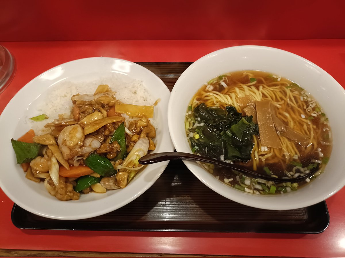 hiroai14's tweet photo. 床屋行って帰りに飯食った💈
ちょいクセ毛だから梅雨前の床屋は行っとく感じ。仲良いご主人によく喋るね〜wって思われてるww https://t.co/DJszp4VJ4M