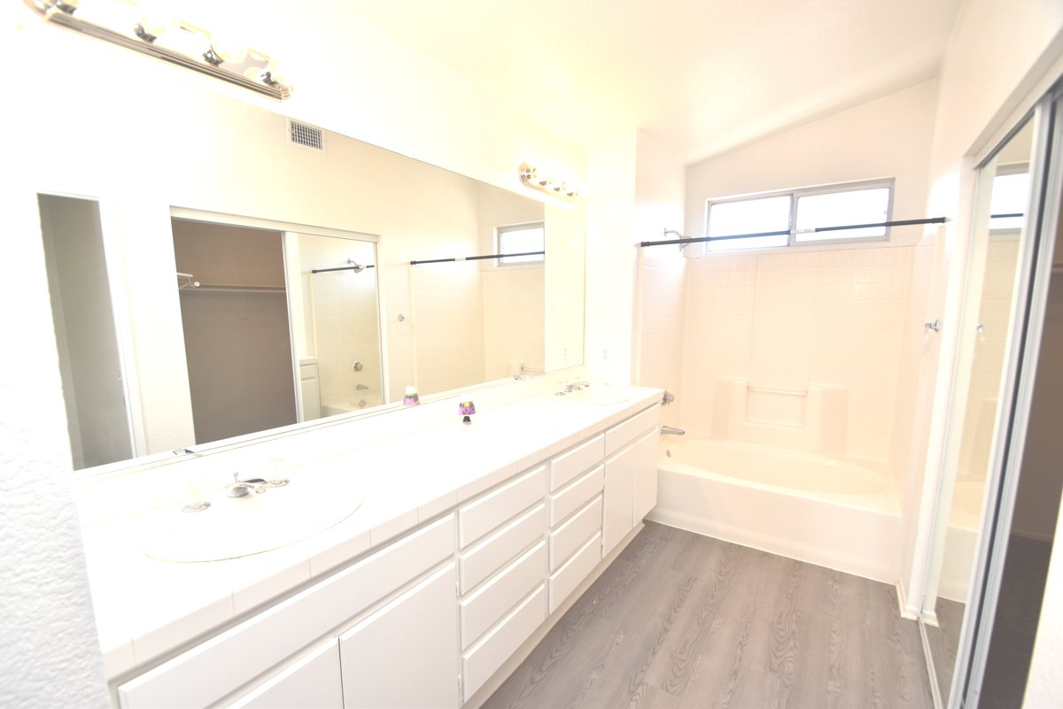 orasee2's tweet photo. Open House 674 Myrtle Ave Perris CA  92571 Sunday June 7th 2:30 pm til 4:30 pm 310-357-1175  https://t.co/AZL3kS7miY 
https://t.co/LhSt5YNPPq
 DRE 01273801 https://t.co/TDs6lmSWNR