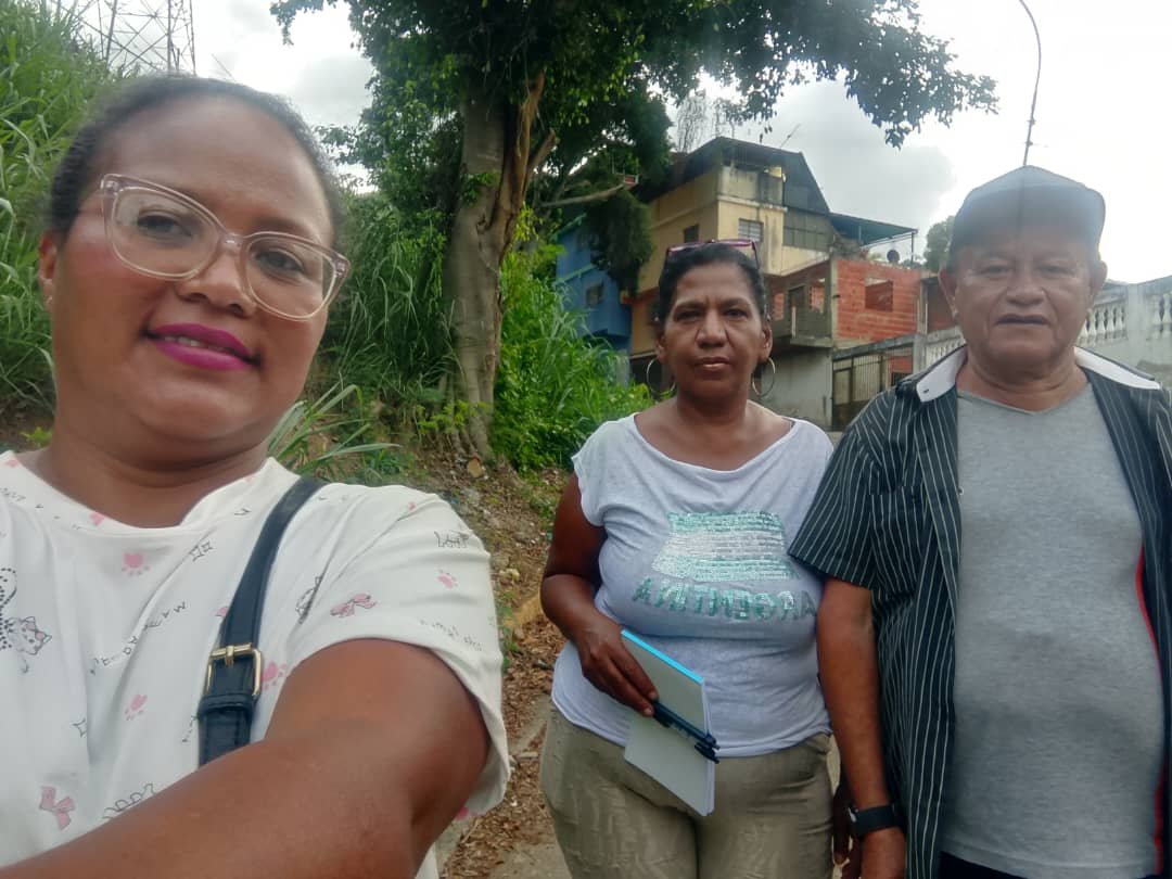 Orfavide's tweet photo. Hoy  06/06/2026  en la Panamericana Continuamos llegando a familiares, madres que han perdido sus hijos para brindarles el apoyo, acompañamiento, y orientación para que denuncien. Conozcan de sus derechos violentados. https://t.co/ZKciibP5fY