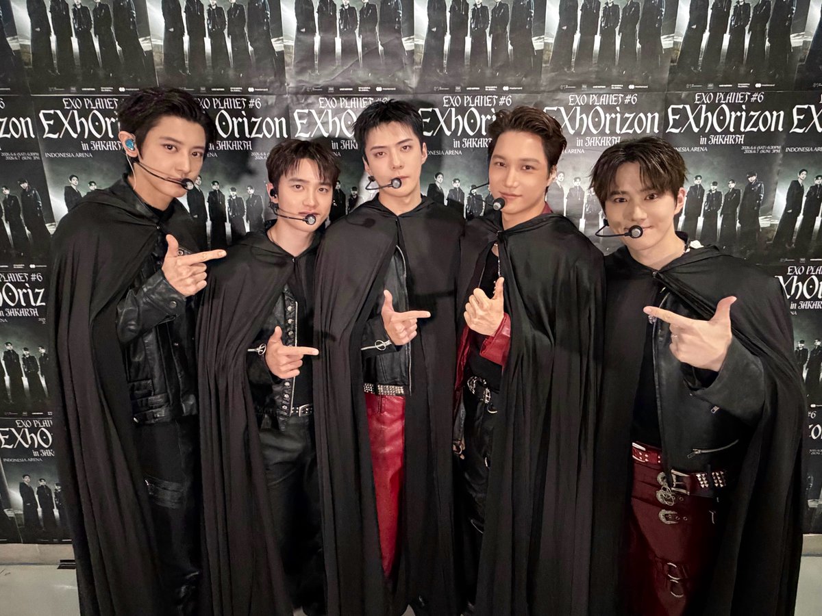 weareoneEXO's tweet photo. EXhOrizon in #JAKARTA DAY 1 🔥
 
#EXO #엑소 #weareoneEXO
#EXOPLANET #EXhOrizon https://t.co/bzWzq28dvj