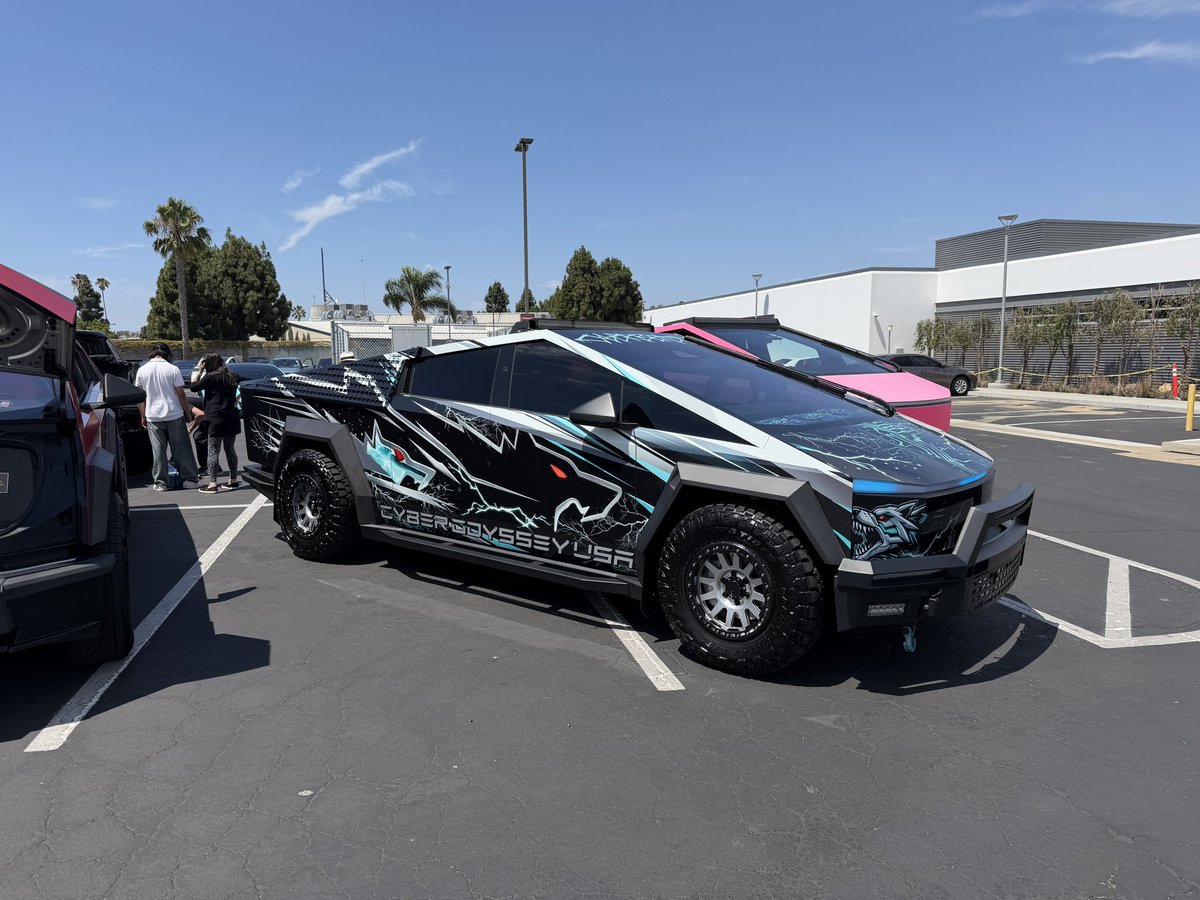 CyberOdysseyUSA's tweet photo. Cyber Odyssey USA’s Beast debut at EV Fest! @cybertruck @SWLights @UnpluggedTesla @tesla @EmpireCWraps #cybertruck #evfest @FthePump1 https://t.co/oImRQmHcRG