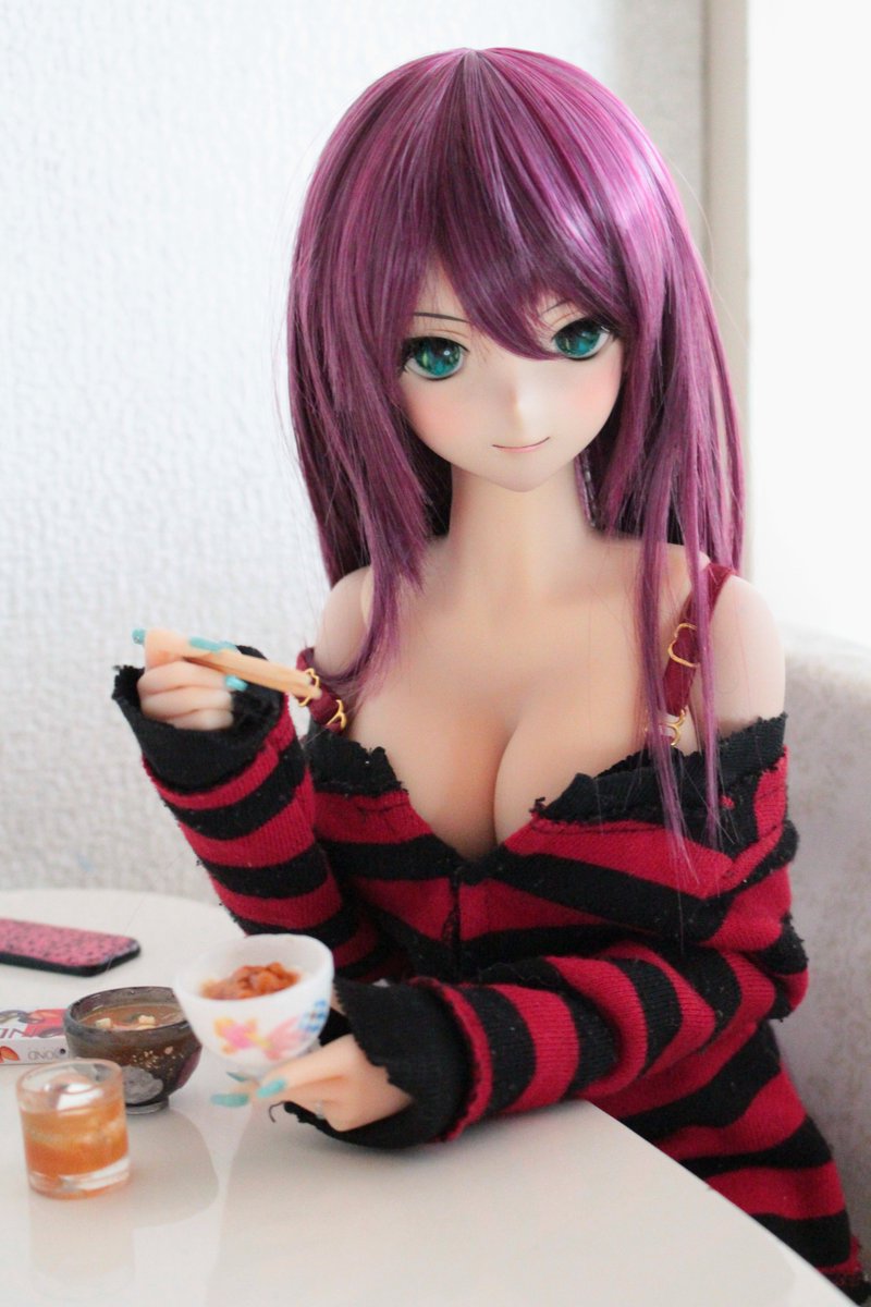 DUELkaiser's tweet photo. #お世話になってるディーラーさんの魅力を再発信するタグ
箸を持って朝食(*´ω｀*)

#気狂い仕立て屋
#FashionTail https://t.co/d46M58YKt1