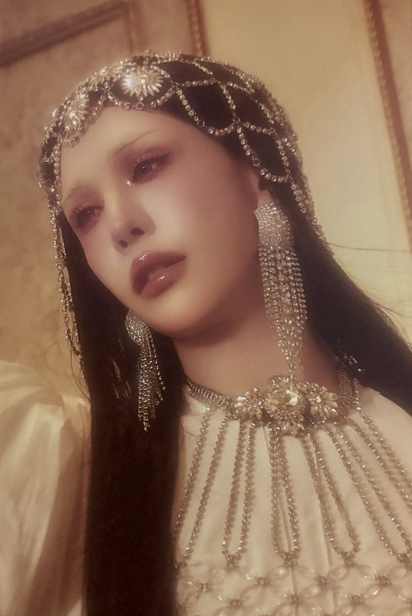 nmgkist's tweet photo. muti’s right she is a princess https://t.co/1j2lA9iTPq