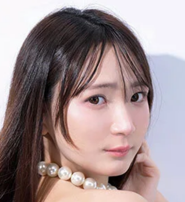 AYa3ee's tweet photo. みんな、今話題の深津ももちゃん知ってる？

元フルーツアイドル最終選考メンバーという異色の経歴を持つ、21歳の超美人さんなんだよね💖

気になるデビューの経緯から、これからの最新の活動状況まで見どころを一気にまとめたよ🫶

※詳しくは私のプロフ欄にて🔗🥰🔍
#深津もも https://t.co/Uv2YusYNZx