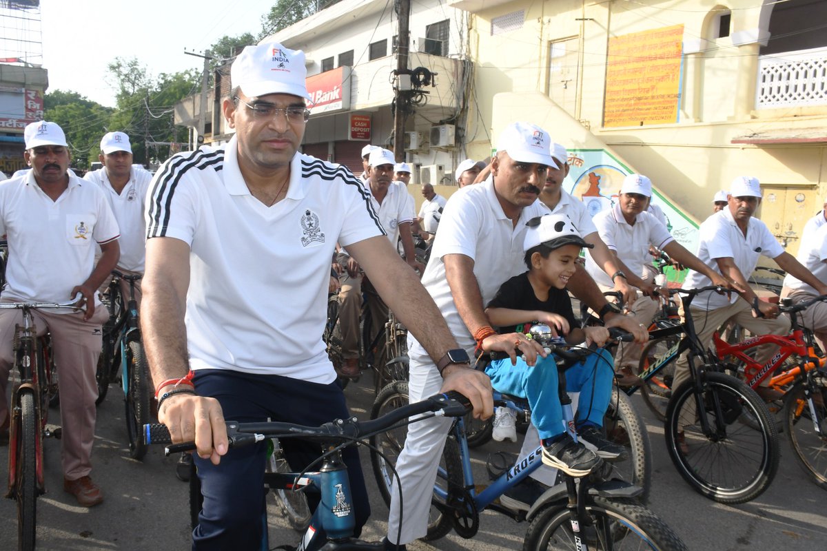 TonkPolice_'s tweet photo. #TonkPolice
#Sunday_On_Cycle 🚴‍♂️

आज दिनांक 07 जून  2026 को  पुलिस लाइन परेड ग्राउंड टोंक में श्री रोशन मीना IPS, पुलिस अधीक्षक जिला टोंक के नेतृत्व में श्री मृत्युंजय मिश्रा वृत्त अधिकारी टोंक , थाना अधिकारी कोतवाली, पुरानी टोंक, https://t.co/rsaHh4viJV