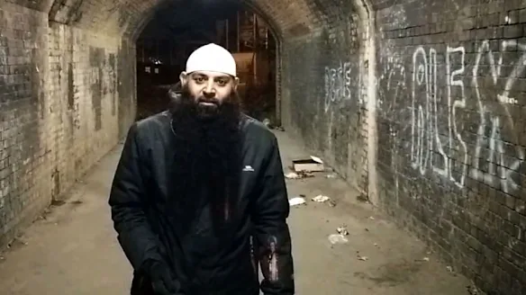 Concubinist's tweet photo. My ideal cultural synthesis: 
Religious: Islam (2015 yookay salafi)
Architectural: American Protestant
Culinary: NYC street eats
Literary: Darussalam publishing
Sartorial: polyester thobes https://t.co/8iy9ebk4f0