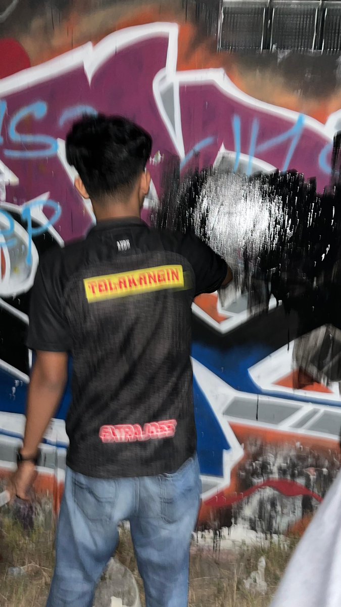 sadamkrnwnn's tweet photo. info spot jl.wates dong mas”ku🙌
#USUTTUNTASKORUPSIMANDALAKRIDA https://t.co/OF5BgQ3HxH