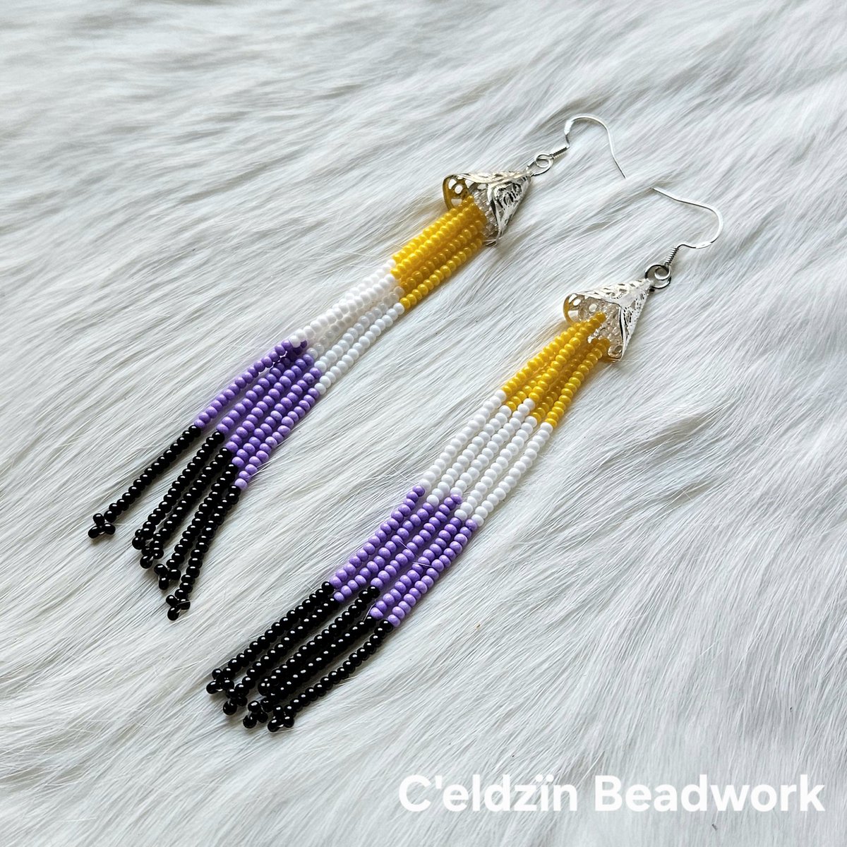 MkWhess's tweet photo. Cute and simple non binary fringe! I used to make lots of these types of earrings before I vend at an event because kids always loved them. https://t.co/ARL1PYDCOn