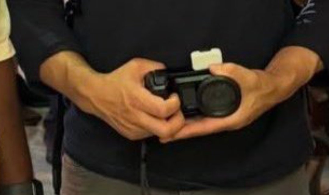 sandeikitetsu's tweet photo. relax bro, nobody is gonna take the gopro from you https://t.co/t7fDR8LMmG