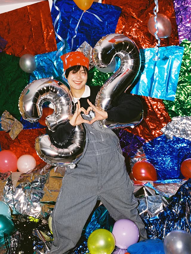 CentraldaBJ's tweet photo. Build Jakapan Puttha in his new Instagram post.📸

#IntoBuildland32 #BuildJakapan #BuildJakapan32 #BuildLevel32Unlocked #Beyourluve #HappyBirthdayBuild #PBuildBirthday #CentralBuildJakapan @JakeB4rever @Build_FamilyFC https://t.co/LxWvaKF8oe