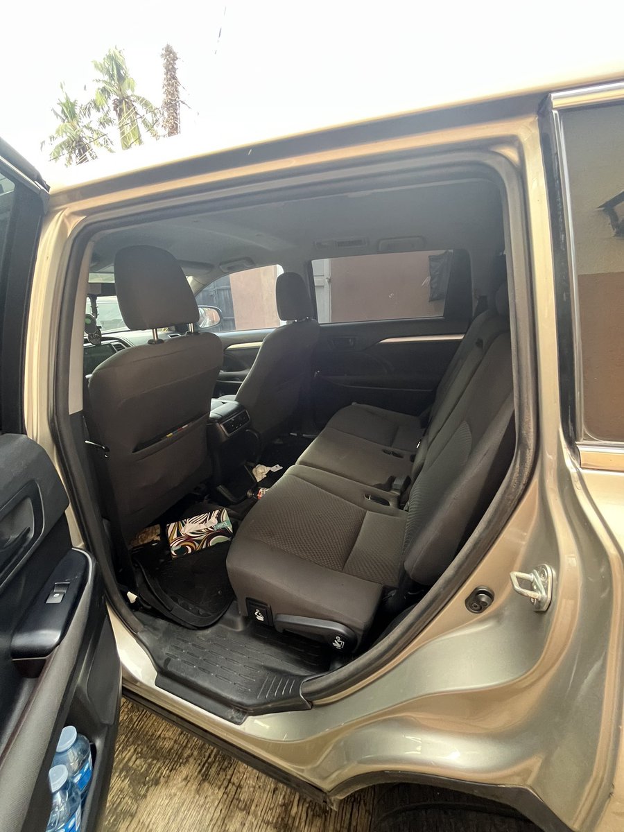 sxdiqcarter_'s tweet photo. Registered 2015 Toyota Highlander Le https://t.co/n6dpjaGIJk