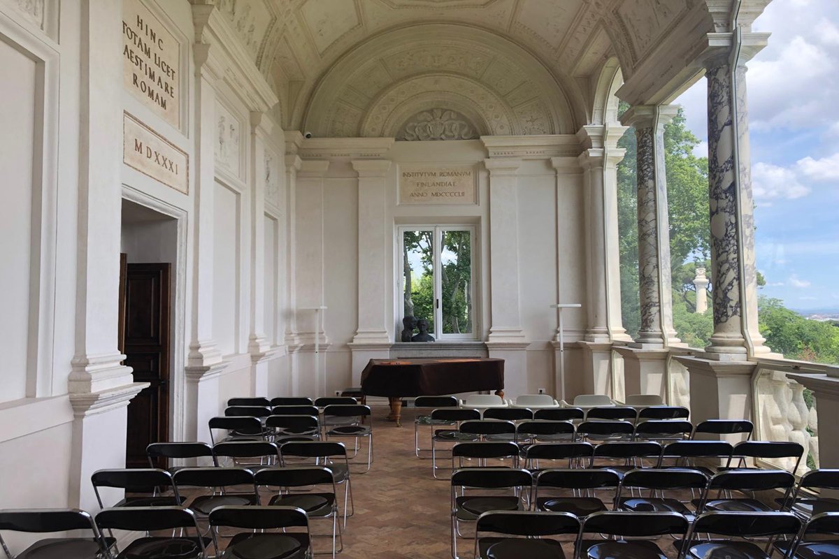 Roma's tweet photo. 🏛️ Villa Lante al Gianicolo,tra le dimore rinascimentali meglio conservate,è un luogo dove storia,arte e paesaggio si incontrano.

Costruita nel 1518, affascina con logge,affreschi,giardini e un affaccio suggestivo su Roma. 

Info 👉  https://t.co/wkpP2UWhNw 

#AllascopertadiRoma https://t.co/fDtQB42owI