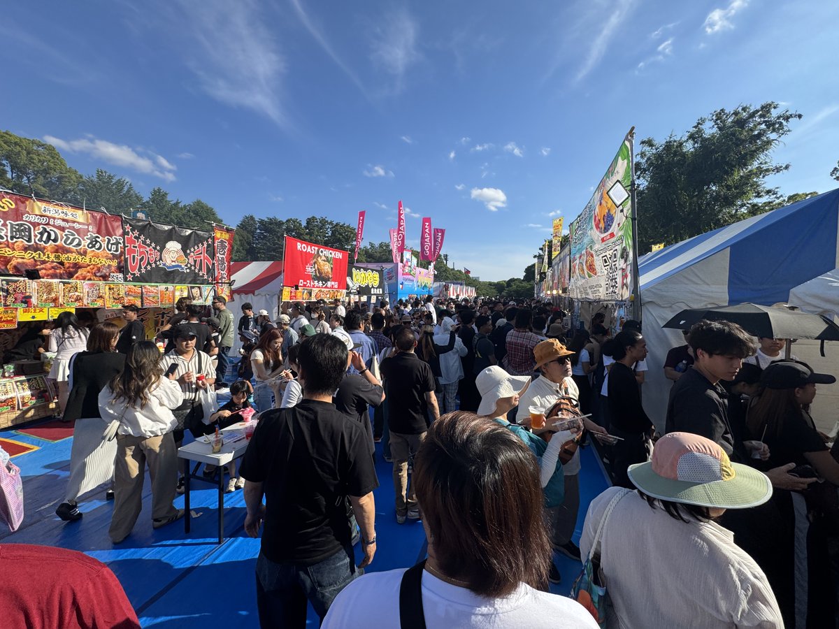 kato_yuichi's tweet photo. 藝大美術館の「Architecture as Ecopolitics」展へ。山形での空き家活用にもつながる視点が多く、参考になりました。日曜美術館展やフィリピンエキスポにも立ち寄りましたが、緑の中でビールは最高ですね。 https://t.co/omfbgbdDHF