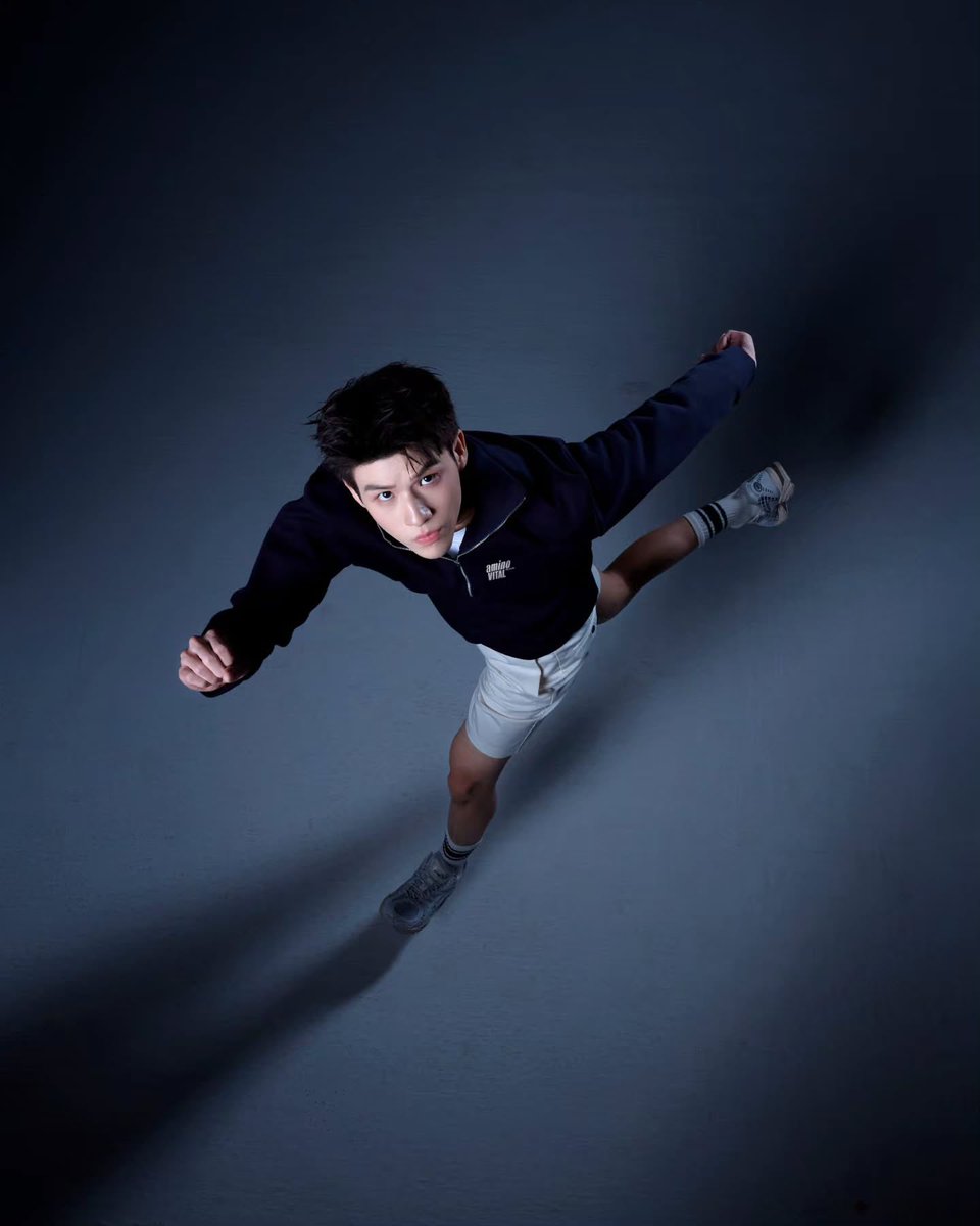 ergoquerencia's tweet photo. sky in a sporty apparel ever since his haircut just hits different 😭🔥 

#aminoVITALThailand 
#aminoVITALRisingStar 
#BeBeyond  
#skywongravee https://t.co/uoAlKUaJAv