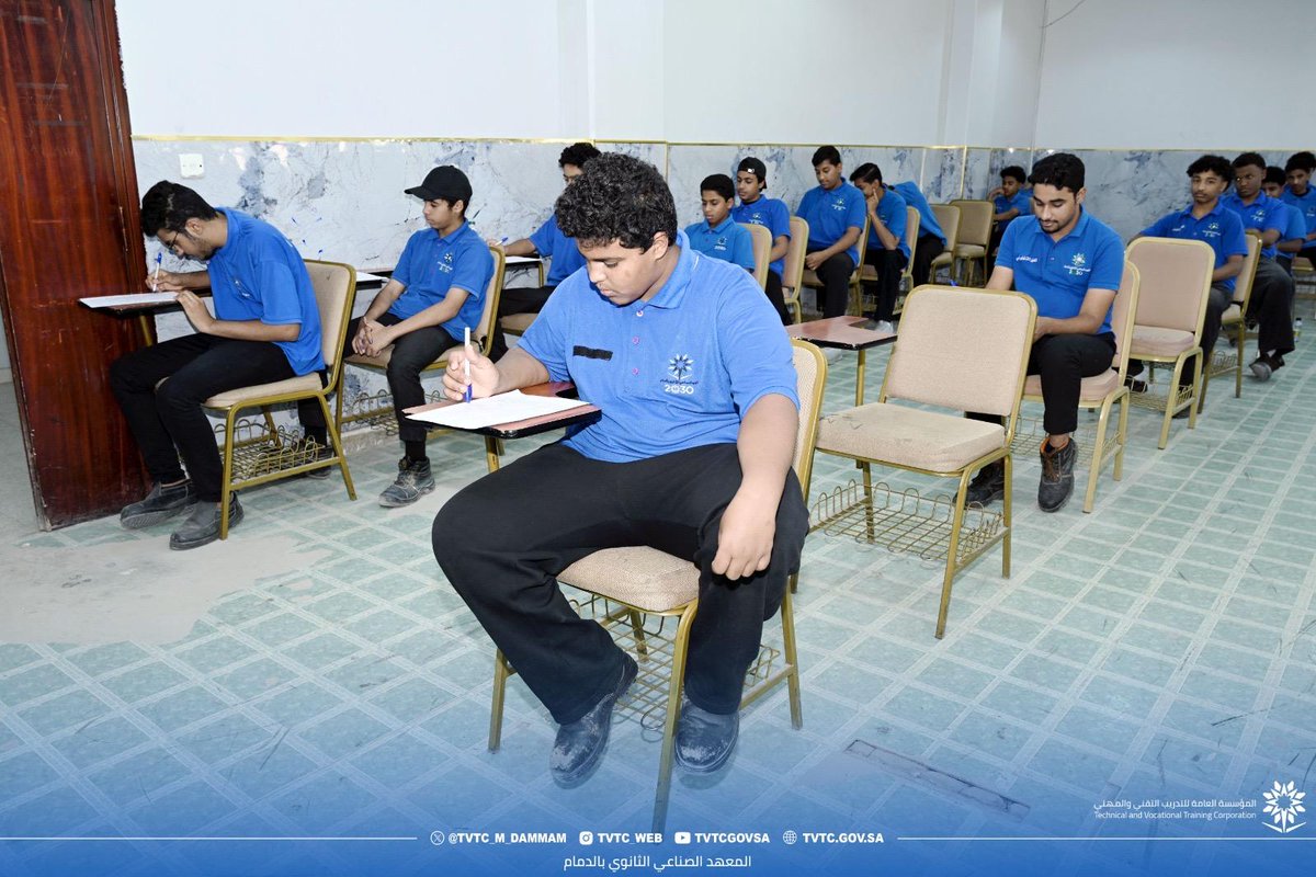 tvtc_m_dammam's tweet photo. جانب من انطلاق الاختبارات النهائية للفصل التدريبي الثاني لعام ١٤٤٧هـ ، مع تمنياتنا لجميع المتدربين بالتوفيق والنجاح .

⁧#صناعي_الدمام⁩
⁧#التدريب_التقني https://t.co/R9TN1KYFVY