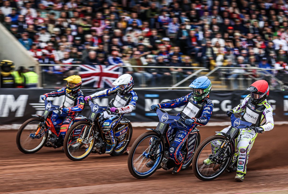 TheAces's tweet photo. 𝗧𝗛𝗔𝗡𝗞 𝗬𝗢𝗨 🫶🏼

🙌 As the dust settles on another epic @SpeedwayGP weekend in Manchester, we’d like to say a huge thanks to everyone who travelled from far and wide to support the event.

🤝 To all our hard-working team members and volunteers; we couldn’t have done it without you! 

🏟️ What a way to mark the 🔟-year anniversary of the National Speedway Stadium.

📸 @taylanningpix 
#BritishSGP #Manchester♣️