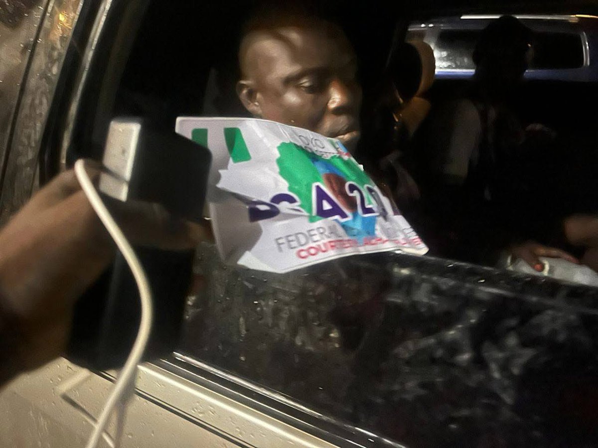 Oyo_Matters's tweet photo. JUST IN 🚨

Faces of the suspected kidnappers arrested during the rescue operation that freed Chief Adebayo Adelabu’s sister, Mrs. Olaide Busayo Adegoke John-Paul, and her twin sons after days in captivity. https://t.co/s5pGKLWCxD
