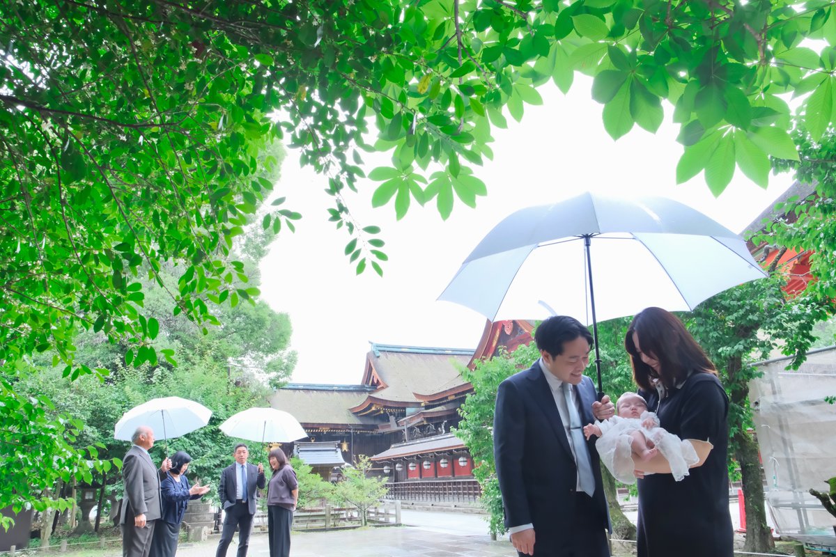 KikiPhotoWorks's tweet photo. 新緑と
雨の神様
見てくれる
記憶に残る
宮参り https://t.co/wPB8vEtfkN